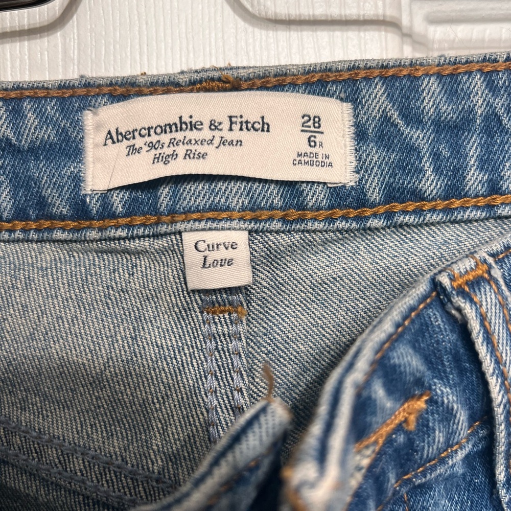 Abercrombie & Fitch High-Rise Wide-Leg Blue Jeans - Picture 5 of 5